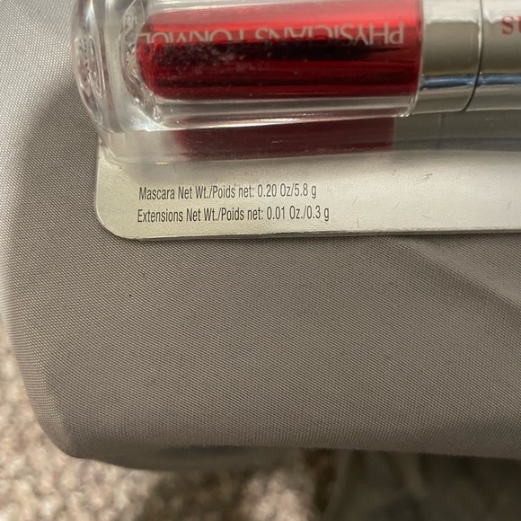 Physicians Formula Red and Silver Lash Extensions - Picture 3 of 8